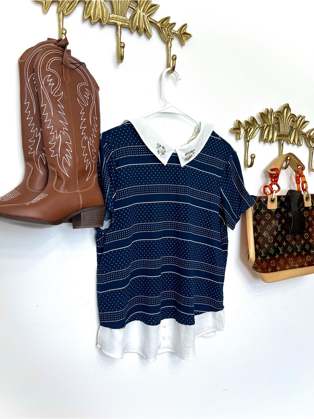 Peter Pan style collar top with 💎